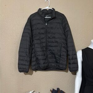 Amazon Essentials Men's Black Quilted Puffer Jacket